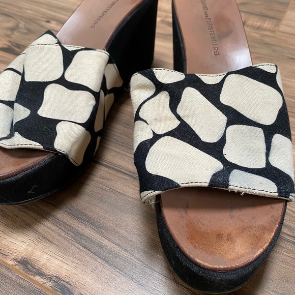 Diane von Furstenberg Vintage Platform Sandals - Picture 3 of 5